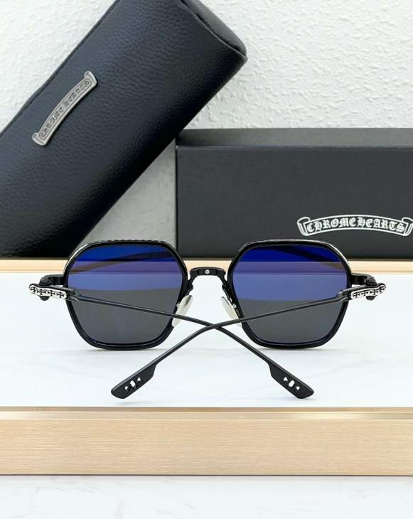 Picture of Chrome Hearts Sunglasses _SKUfw66670452fw